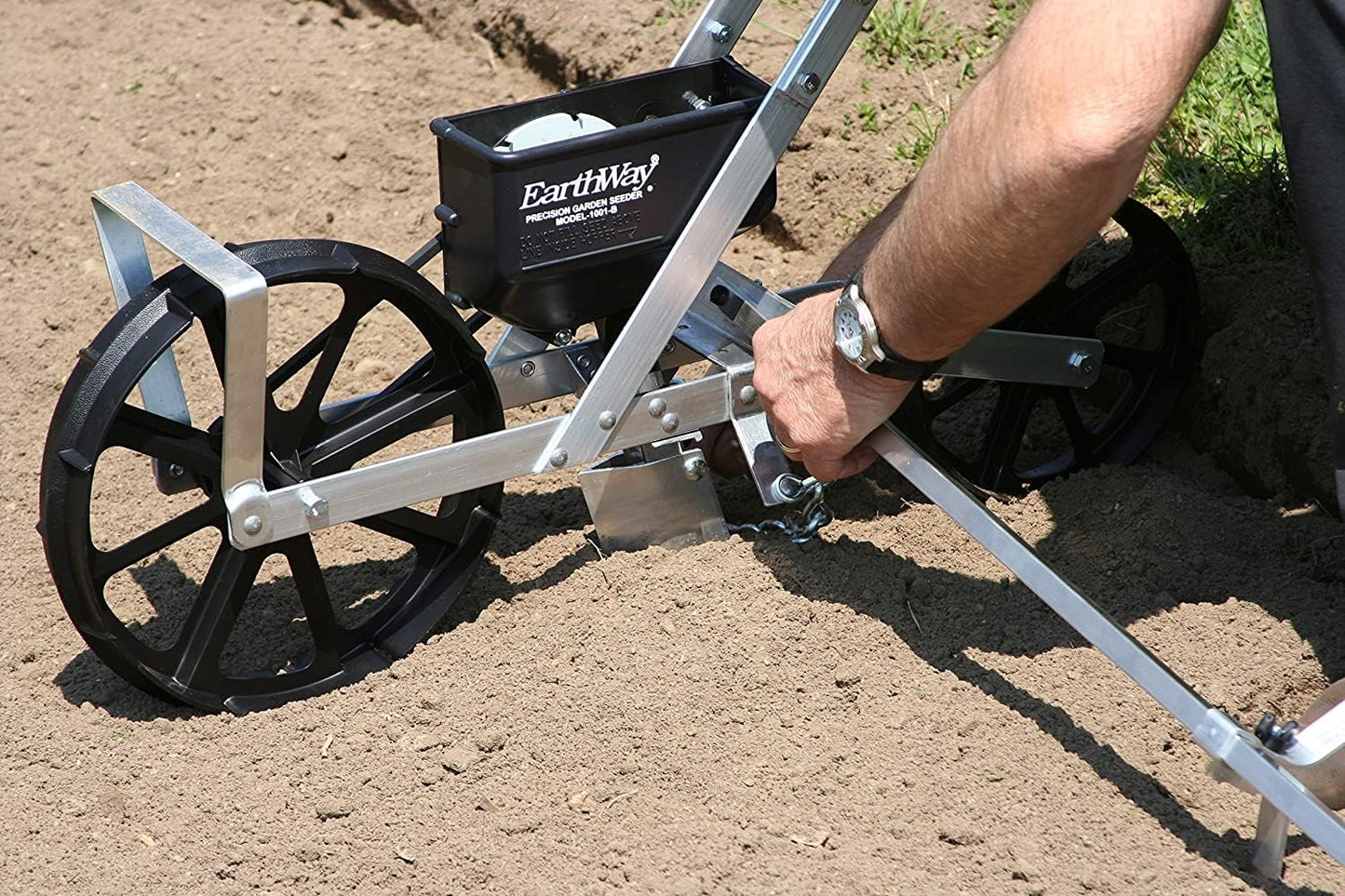 EarthWay 1001-B Precision Garden Seeder Row Planter with 7 Seed Plates and 30 Inch Row Marker; Plants Hemp, Corn, and Peas. Use in Prepared Soil. Made in USA