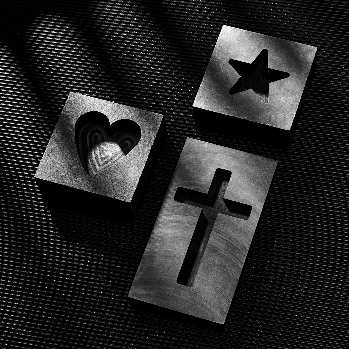3 Pieces Heart Star Cross Graphite Casting Ingot Mold Metal Refining Scrap Melting Casting Mould for Smelting Gold Silver Metal Aluminum Copper
