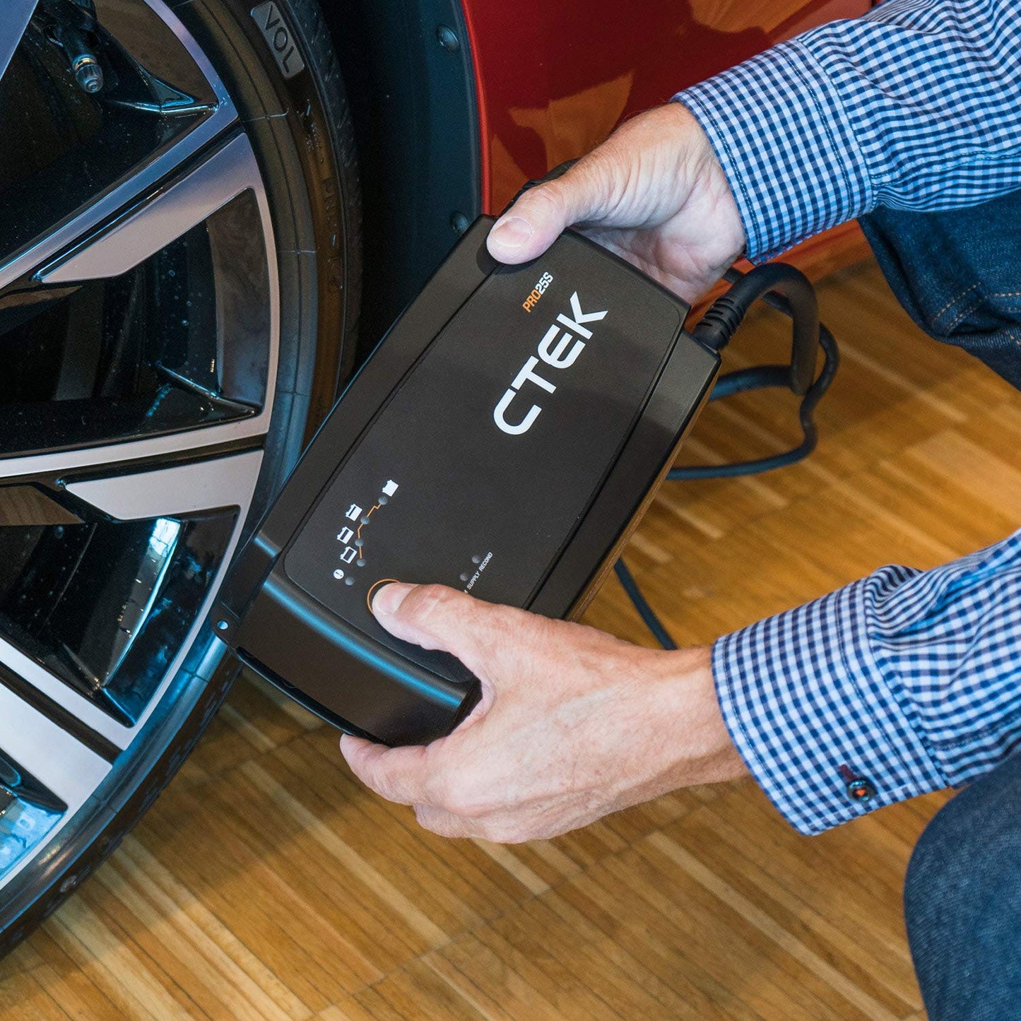 CTEK PRO25S, 12V Battery Charger and Power Supply, Battery Tender Charger, Battery Maintainer, 12V Lithium Ion Battery Charger for Car and Truck with Reconditioning Mode and Battery Desulfator