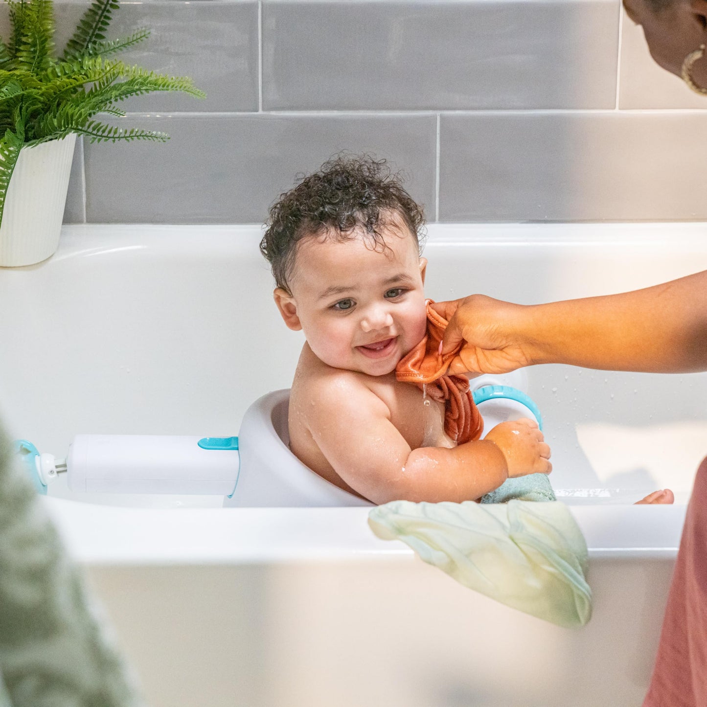 Summer My Bath Seat for Sit-Up Baby Bathing, Sure & Secure Suction Cups, ASTM Safety Tested & Approved, Backrest for Assisted Sitting, Easy Setup & Storage, Aqua