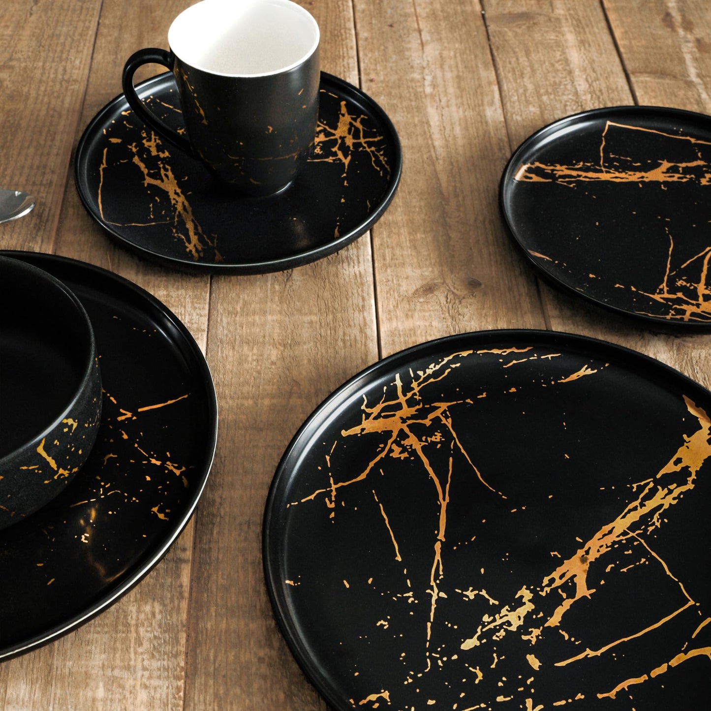 Stone Lain Modern Splash Exquisite Fine China Dinnerware Set, 16 Piece - Service for 4, Black & Gold